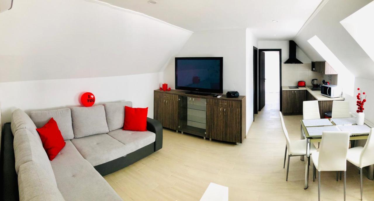 Deluxe Apartment *